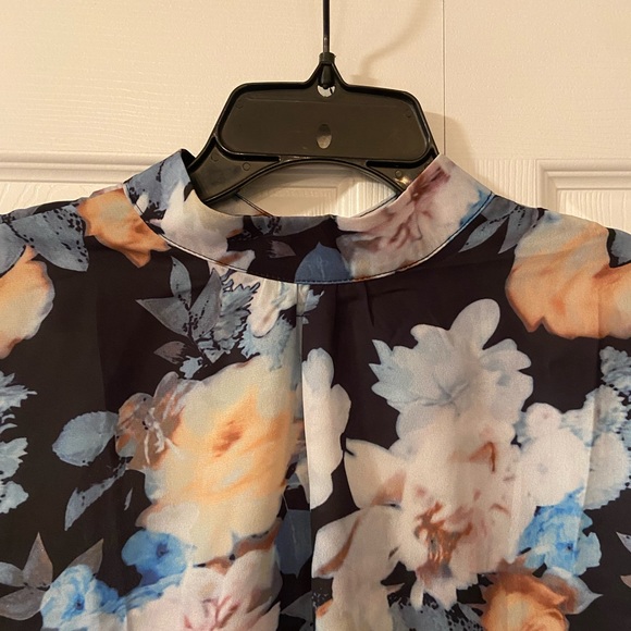 Floral puff sleeve shirt - Picture 2 of 3